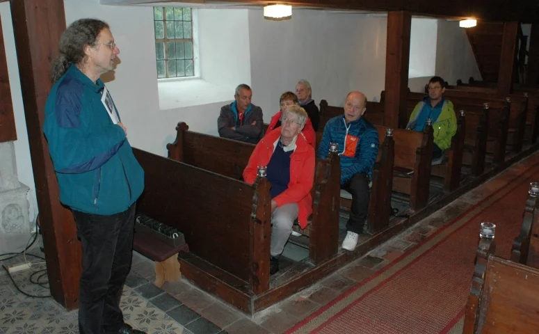 Pfarrer Bodo Gindler führte durch die Kirchen in Schlaga, Reichenbach und Oberloquitz